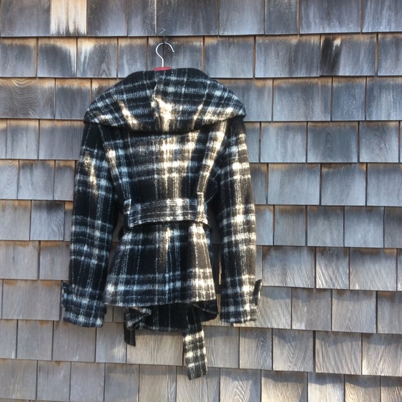 - Zara Jacket - Picture 2 of 8